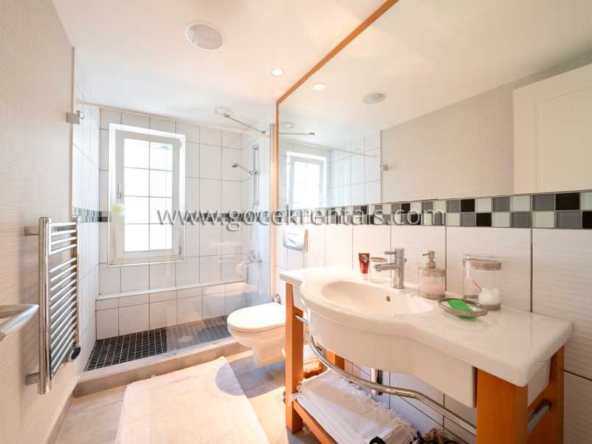 Portville canal villas No