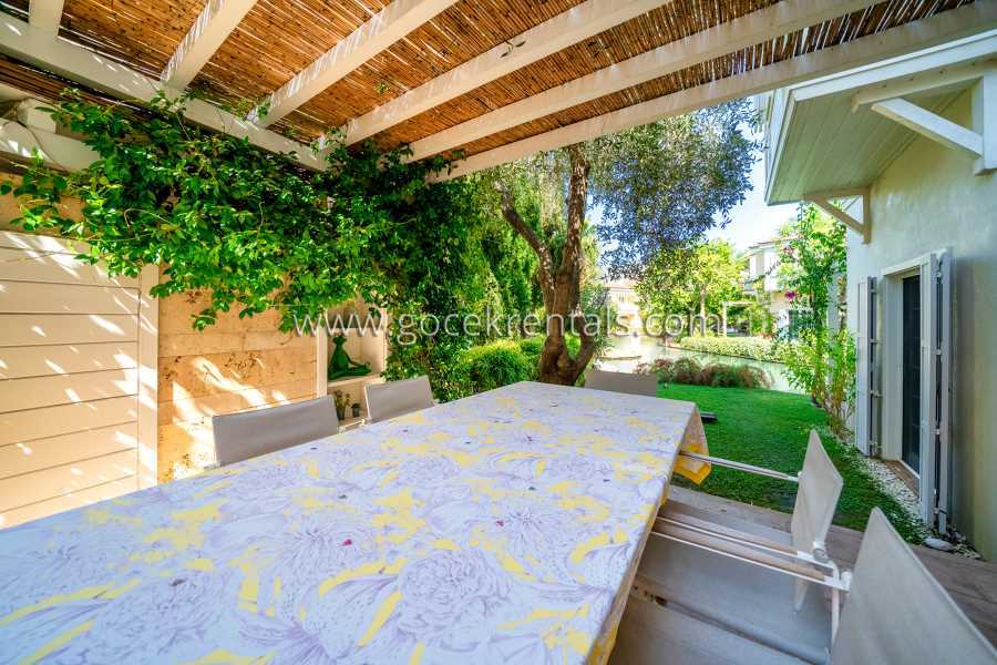 Portville canal villas No