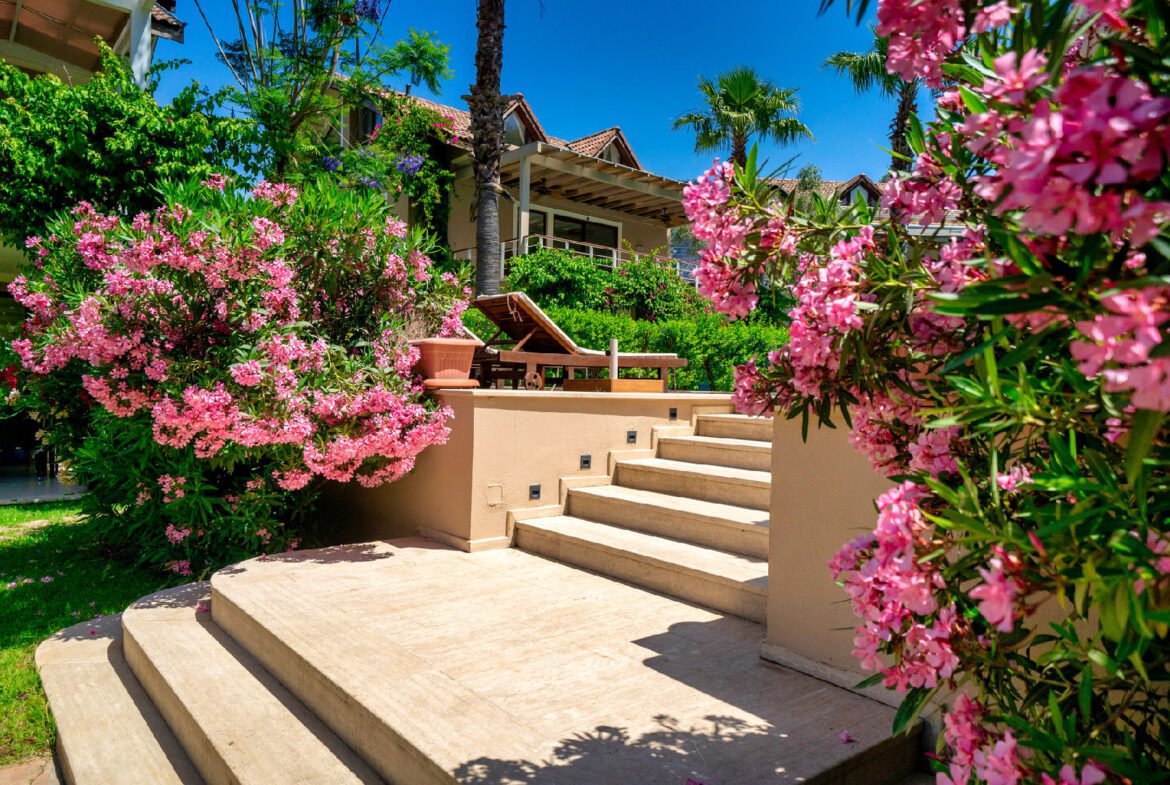 Aquamarin Central Apartment wPool in Gocek Rentals01