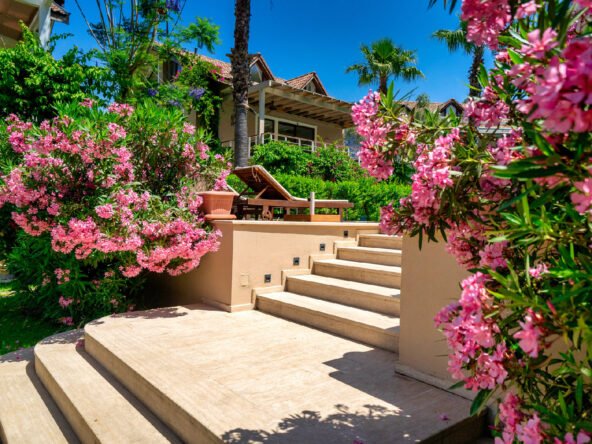 Aquamarin Central Apartment wPool in Gocek Rentals01